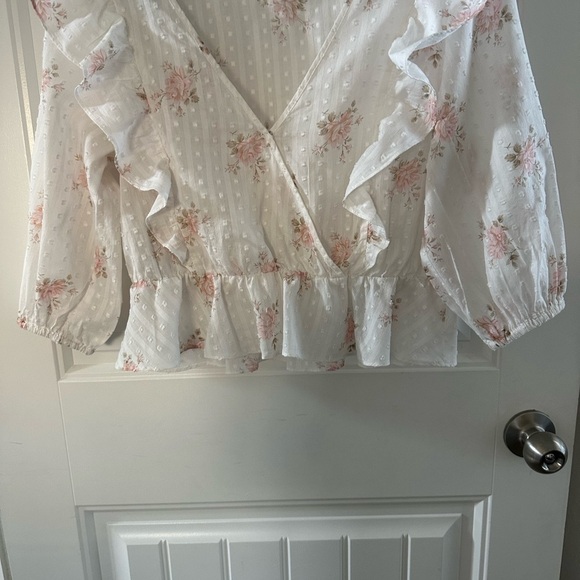 BCBGeneration Floral Swiss Dot Ruffled Peplum Top LIKE NEW!! - Picture 9 of 10